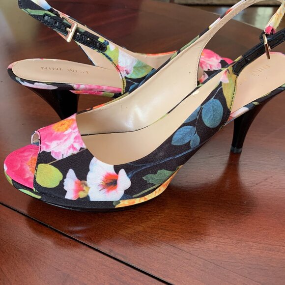 Nine West Heels Floral Size 8.5 - Picture 1 of 5